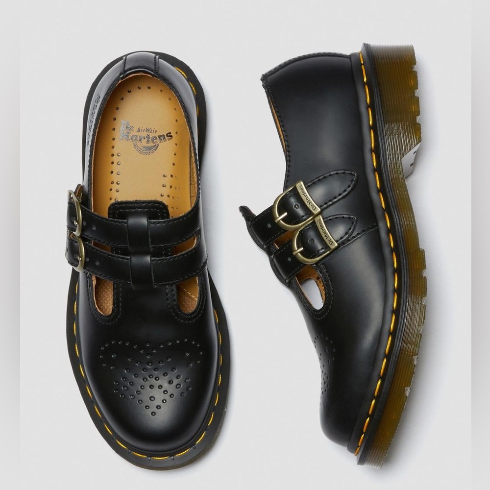 Dr. Martens 8065 Mary Jane Casual Shoe - Black
Women’s New Never Worn